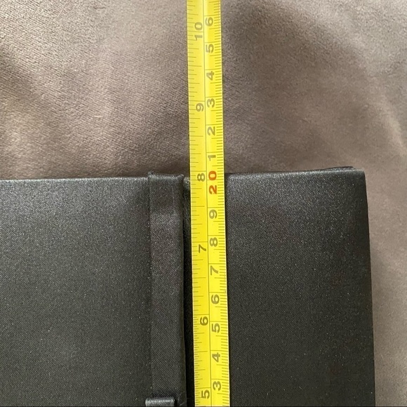 KENNETH COLE Purse. Satin clutch with bow, removable strap, black - Picture 5 of 7